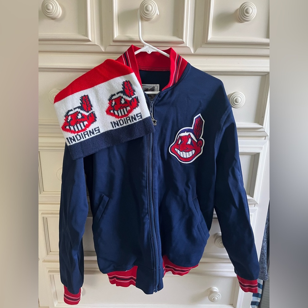Cleveland Indians size L Team Issued ‘89-‘90 season Warm up Jacket and Hat.